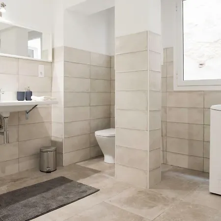 Ambrosio Flats - El Carmen *